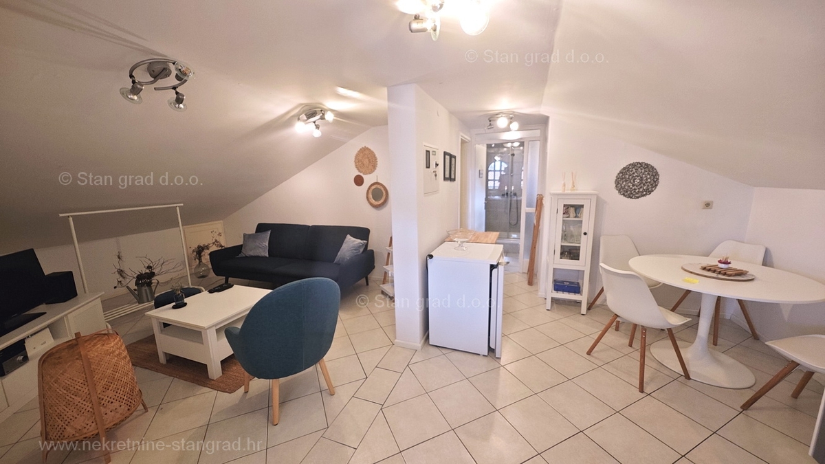 Malinska, lep apartma v mansardi blizu morja!