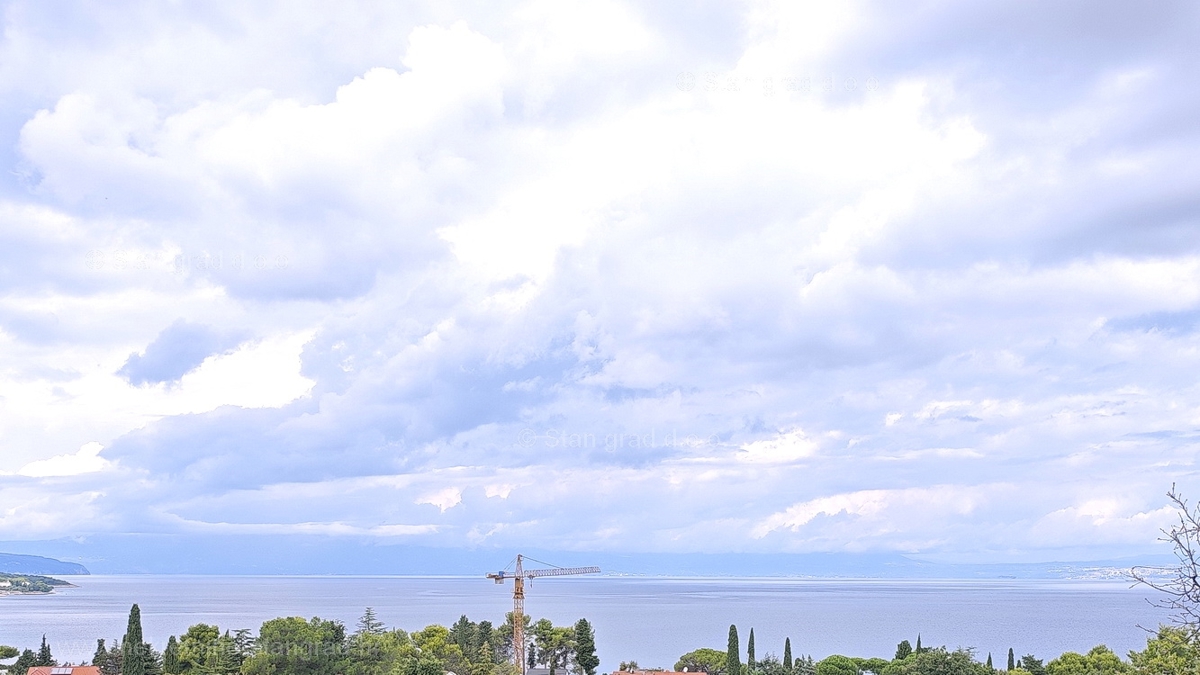Malinska, lep apartma v mansardi blizu morja!