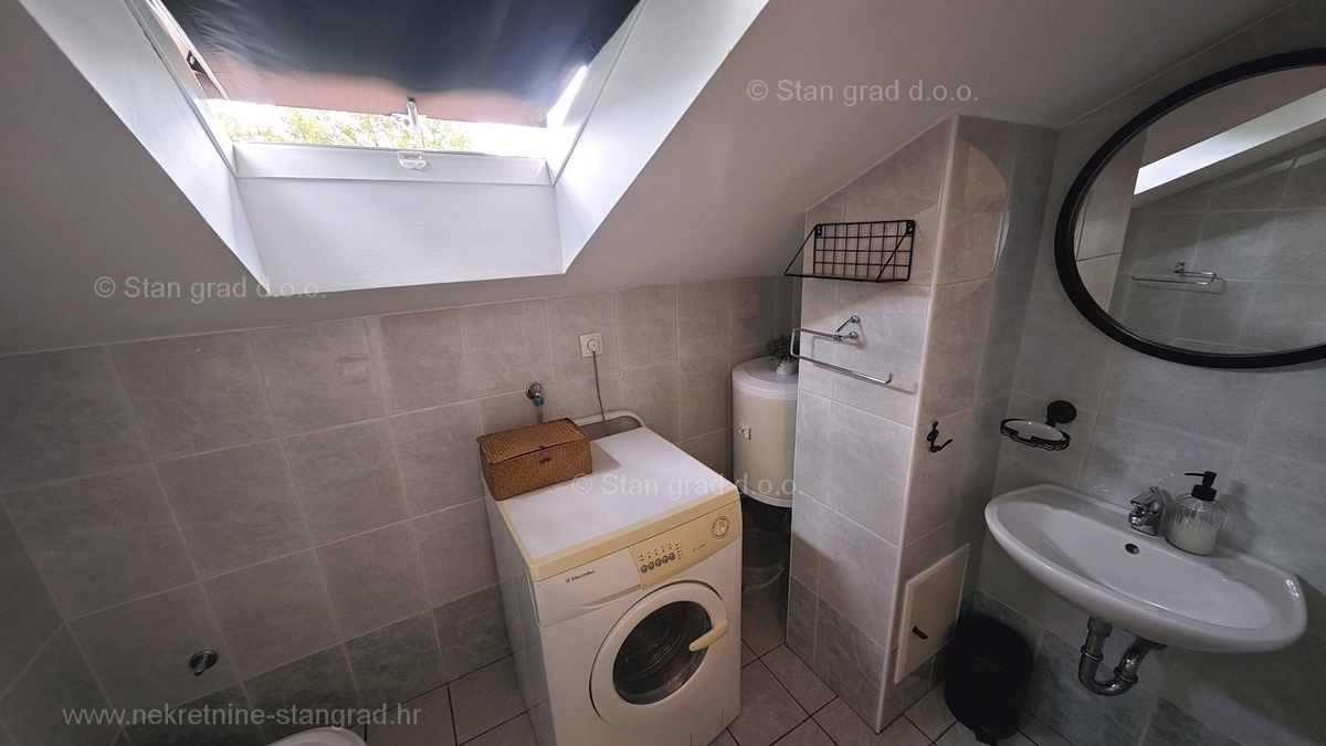 Malinska, lep apartma v mansardi blizu morja!