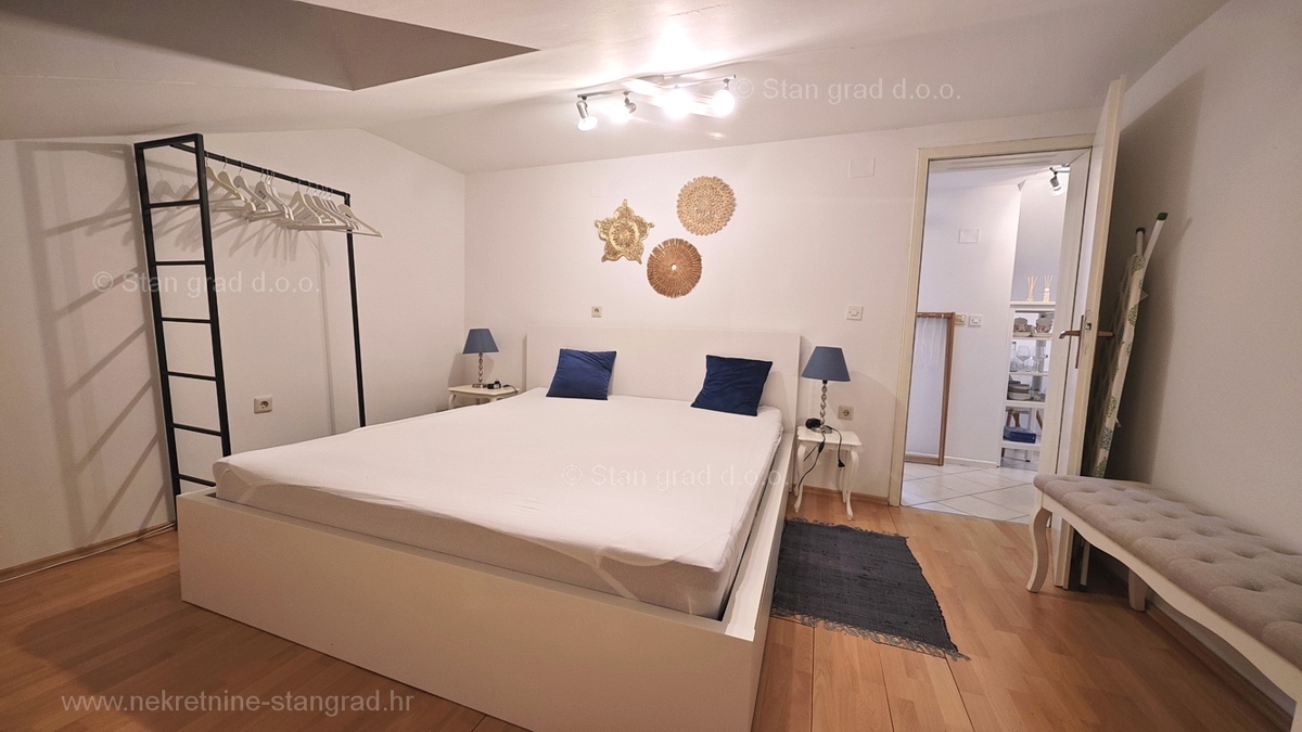 Malinska, lep apartma v mansardi blizu morja!