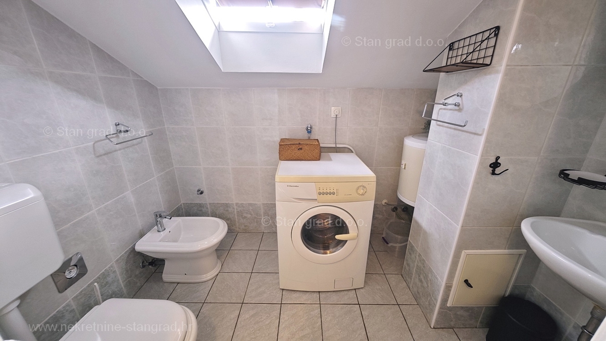Malinska, lep apartma v mansardi blizu morja!