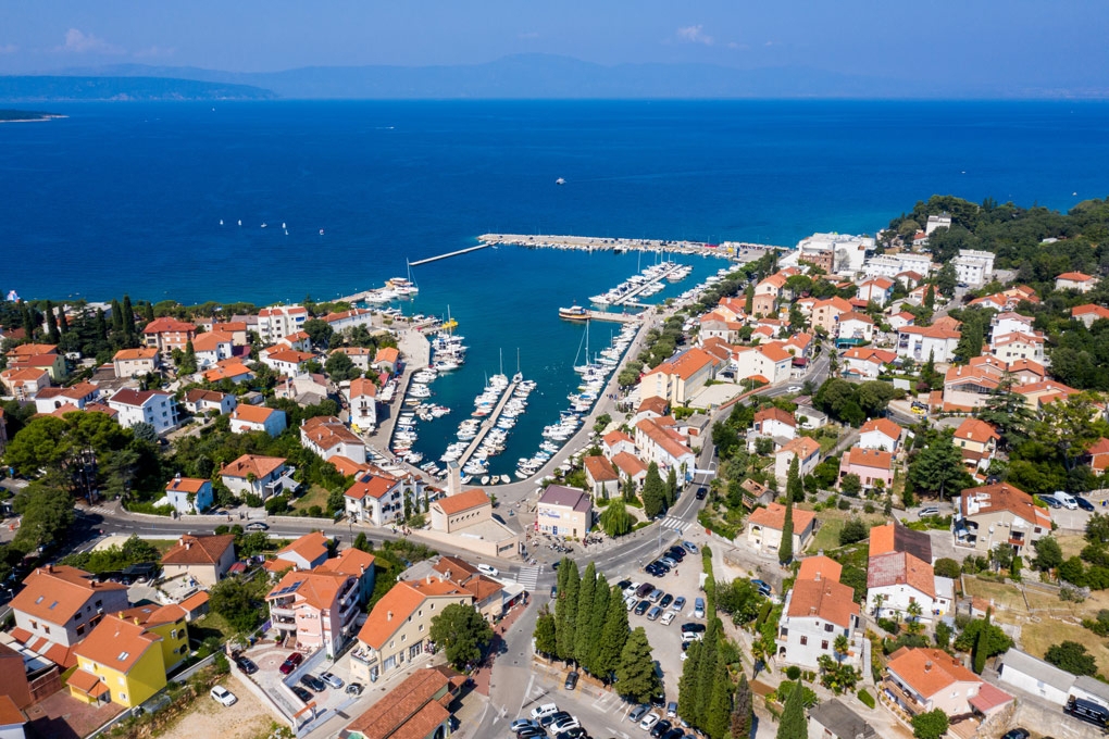Malinska, gradbeno zemljišče na odlični lokaciji z razgledom!