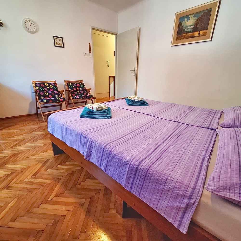 Punat, kamnita hiša v neposredni bližini morja!