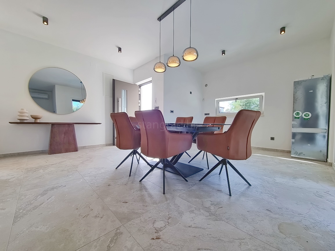 Okolica Malinske, dvojček z bazenom na mirni lokaciji!