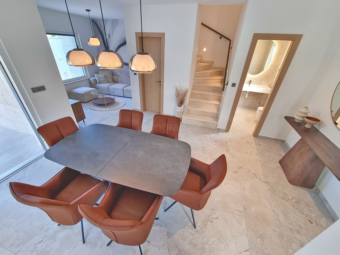 Okolica Malinske, dvojček z bazenom na mirni lokaciji!