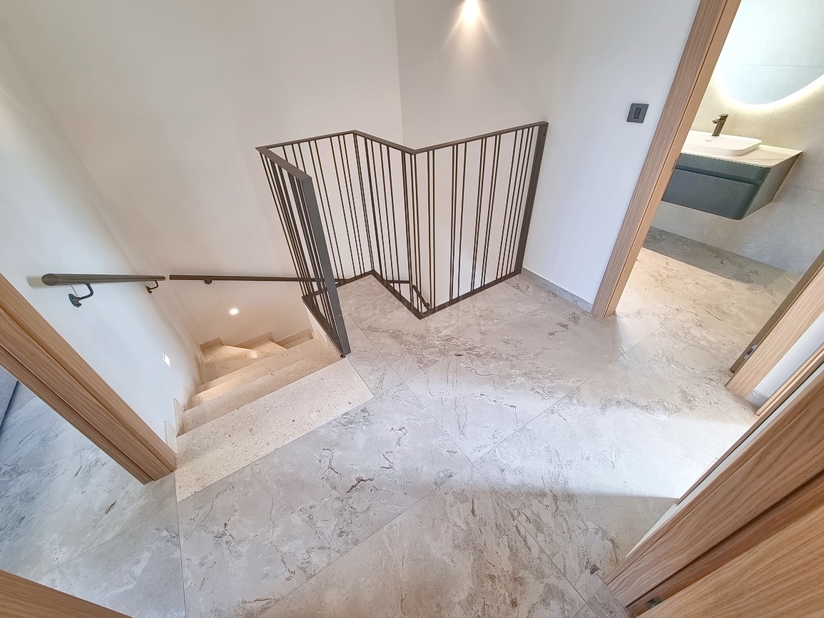 Okolica Malinske, dvojček z bazenom na mirni lokaciji!