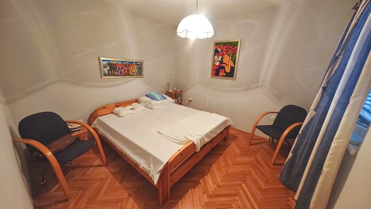 Crikvenica, samostojna vila s 4 stanovanjskimi enotami, blizu morja!