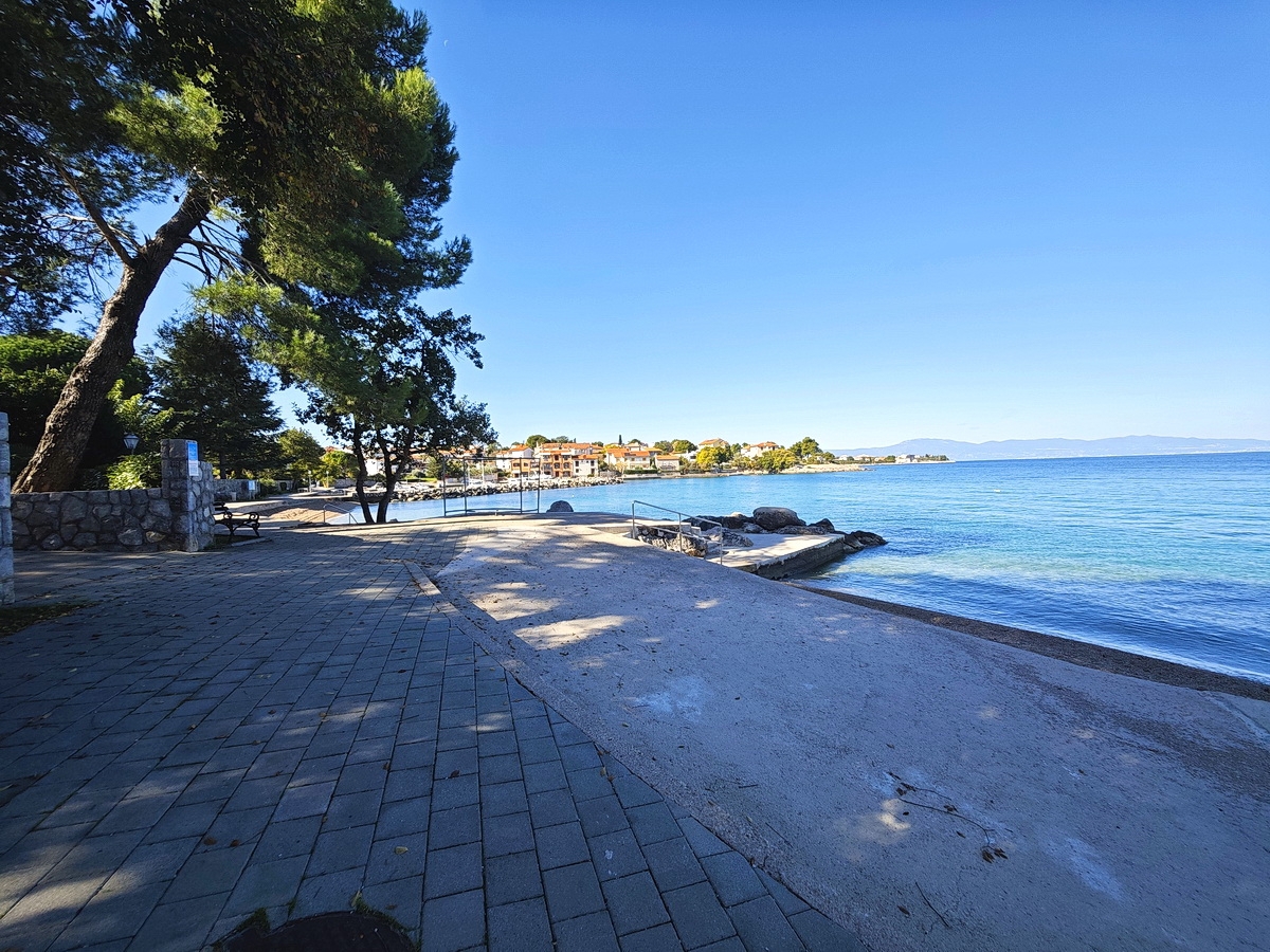 Malinska, enosobno stanovanje zelo blizu morja!