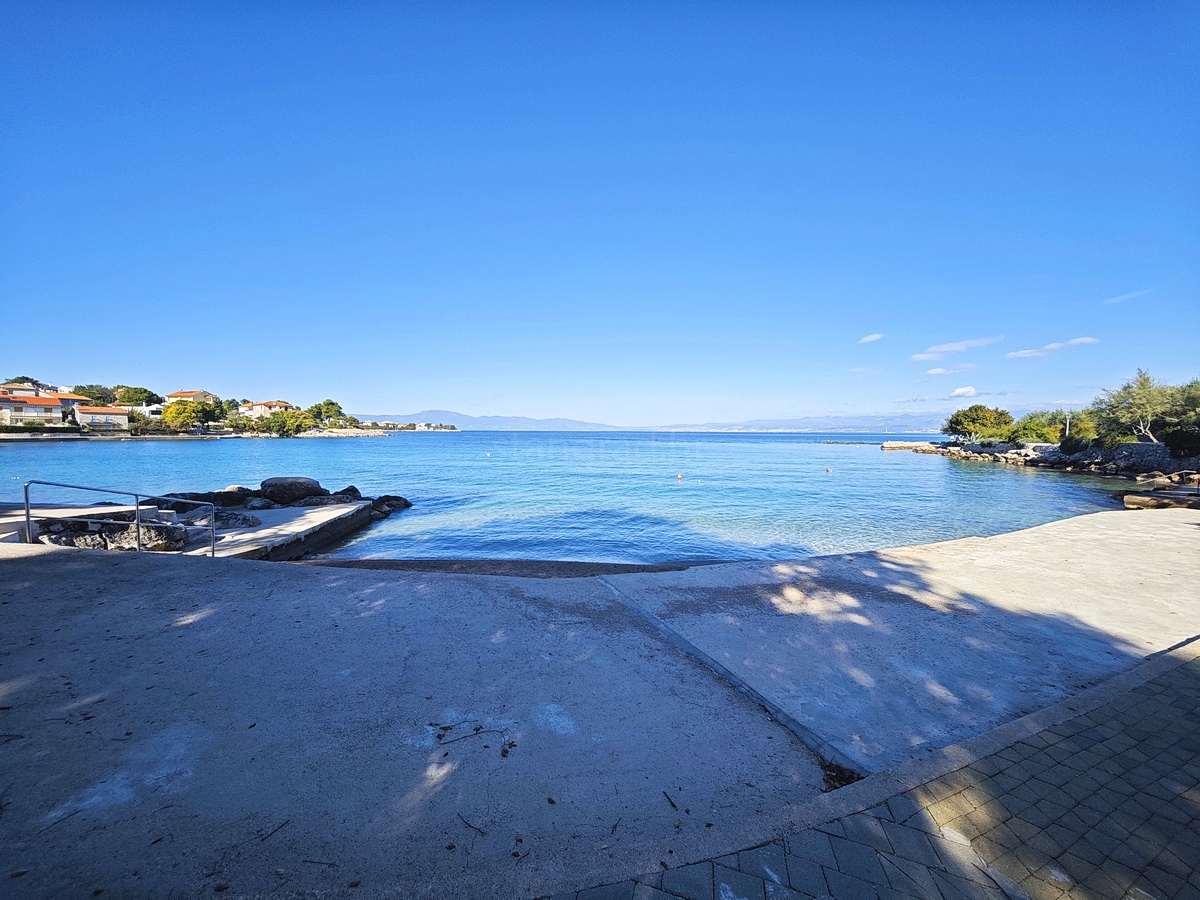 Malinska, enosobno stanovanje zelo blizu morja!