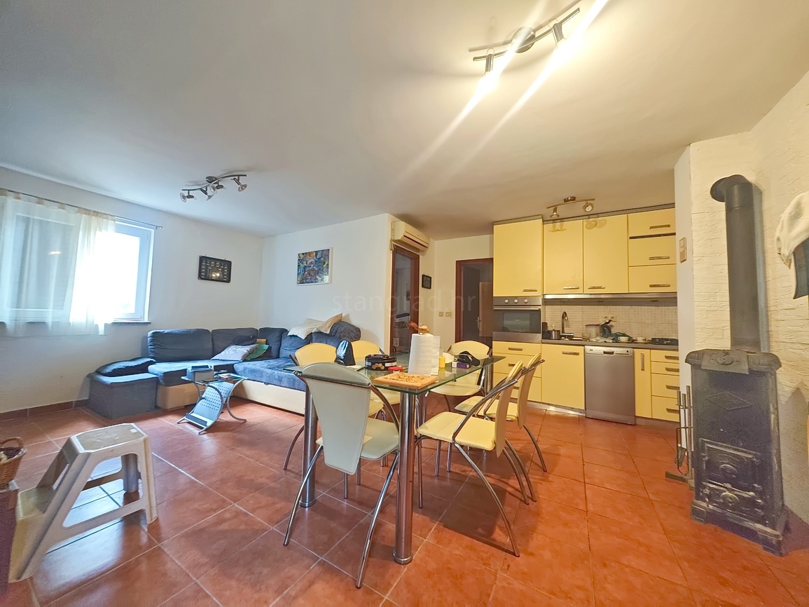 Zaliv Soline, stanovanje v pritličju s pokrito teraso!