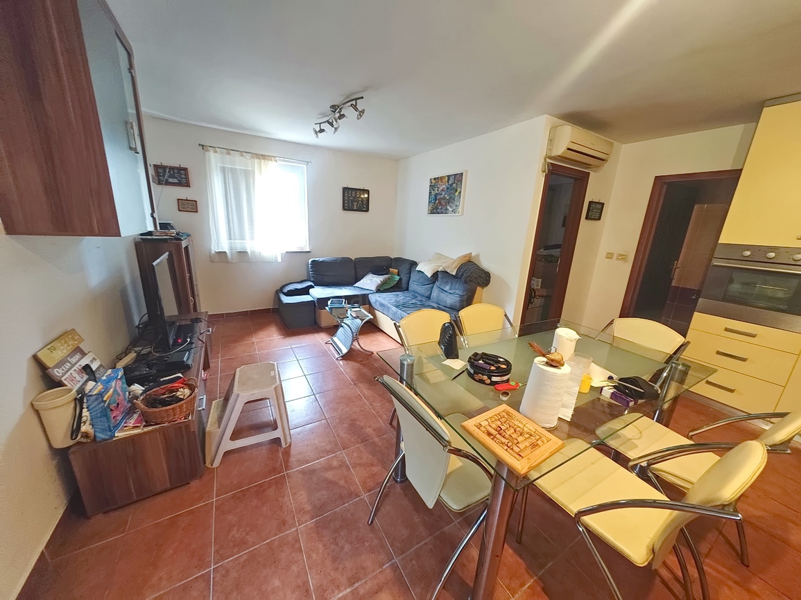 Zaliv Soline, stanovanje v pritličju s pokrito teraso!