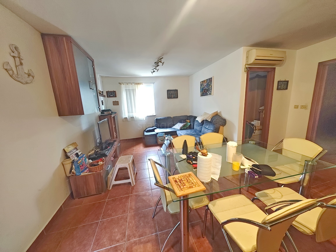 Zaliv Soline, stanovanje v pritličju s pokrito teraso!