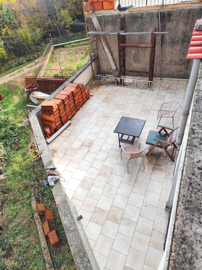 Okolica Vrbnika, kamnita hiša s pogledom na morje in vrtom!