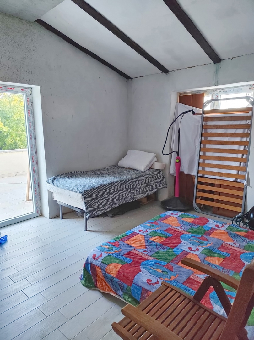 Okolica Vrbnika, kamnita hiša s pogledom na morje in vrtom!