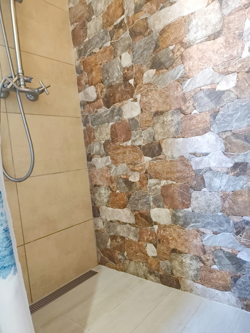 Okolica Vrbnika, kamnita hiša s pogledom na morje in vrtom!