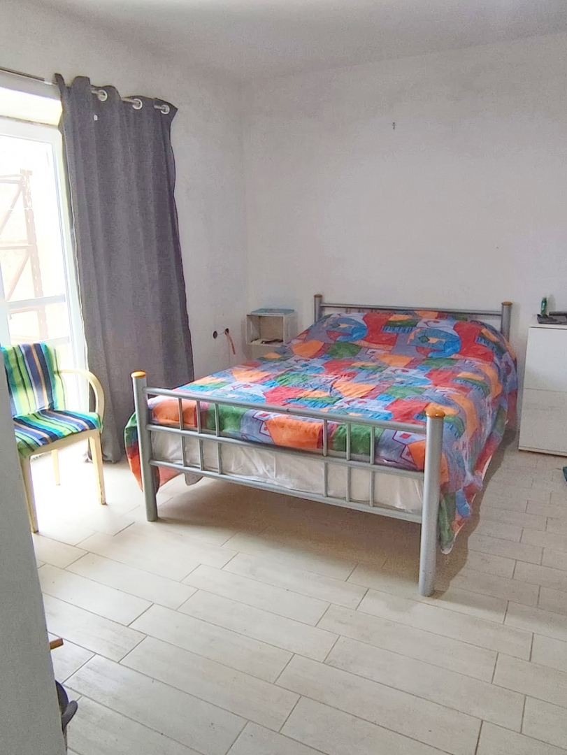 Okolica Vrbnika, kamnita hiša s pogledom na morje in vrtom!