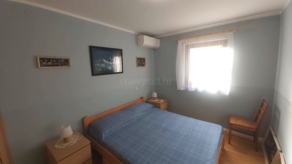Baška, apartma v pritličju 200 m od morja!