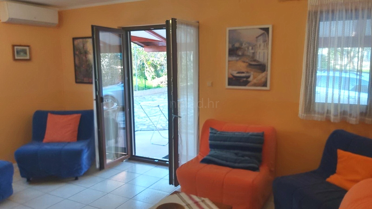 Baška, apartma v pritličju 200 m od morja!