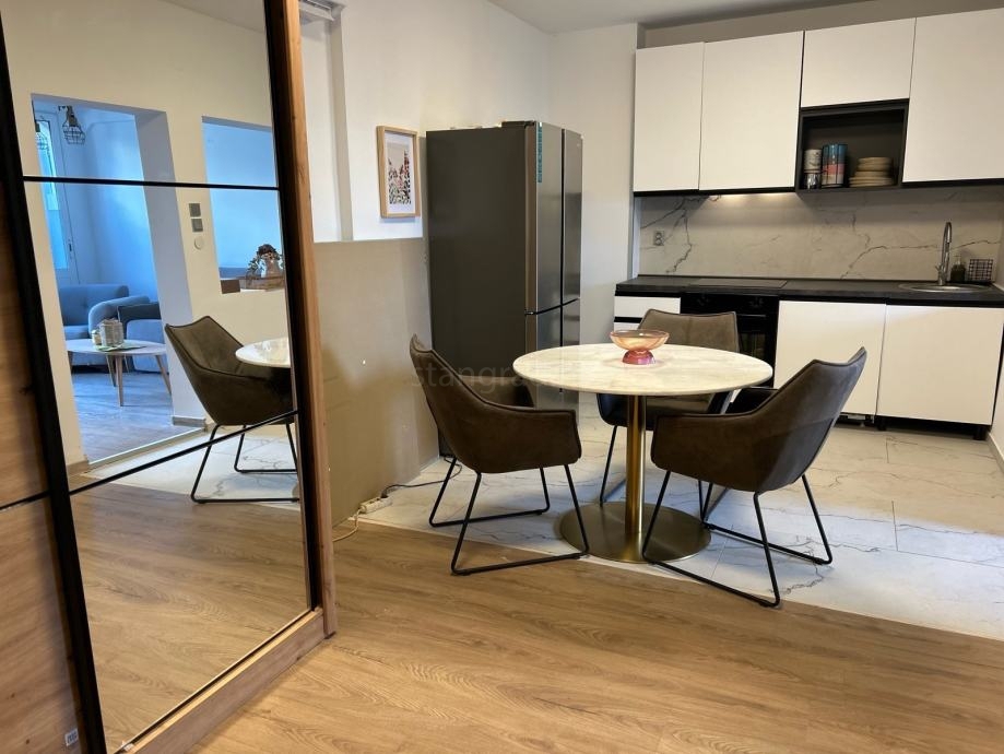 Šilo, pritlična hiša z vrtom blizu centra in morja!