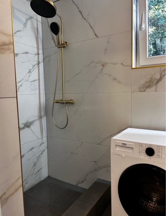 Šilo, pritlična hiša z vrtom blizu centra in morja!