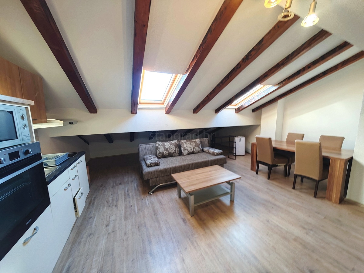 Malinska območje, dva apartmaja z vrtom in parkirnim mestom!