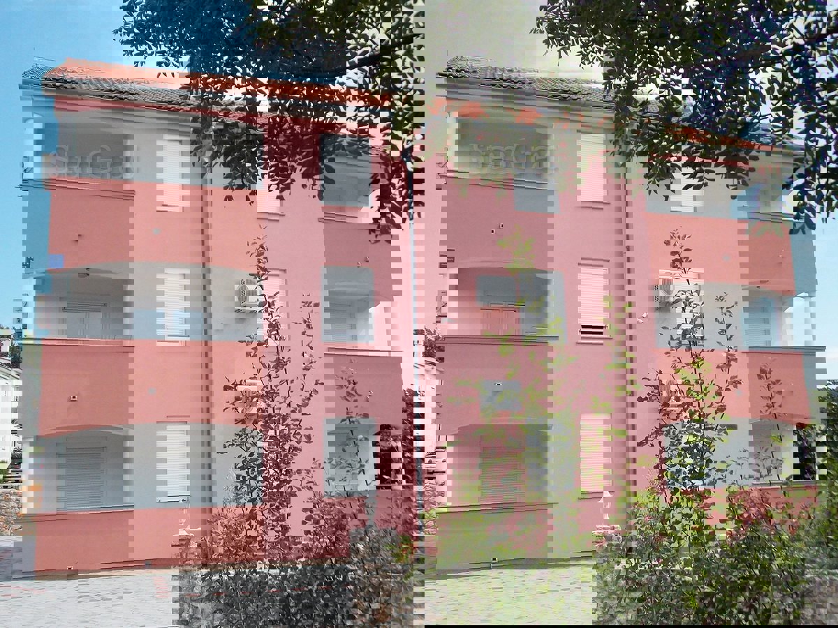 Malinska, nova hiša s 6 apartmaji