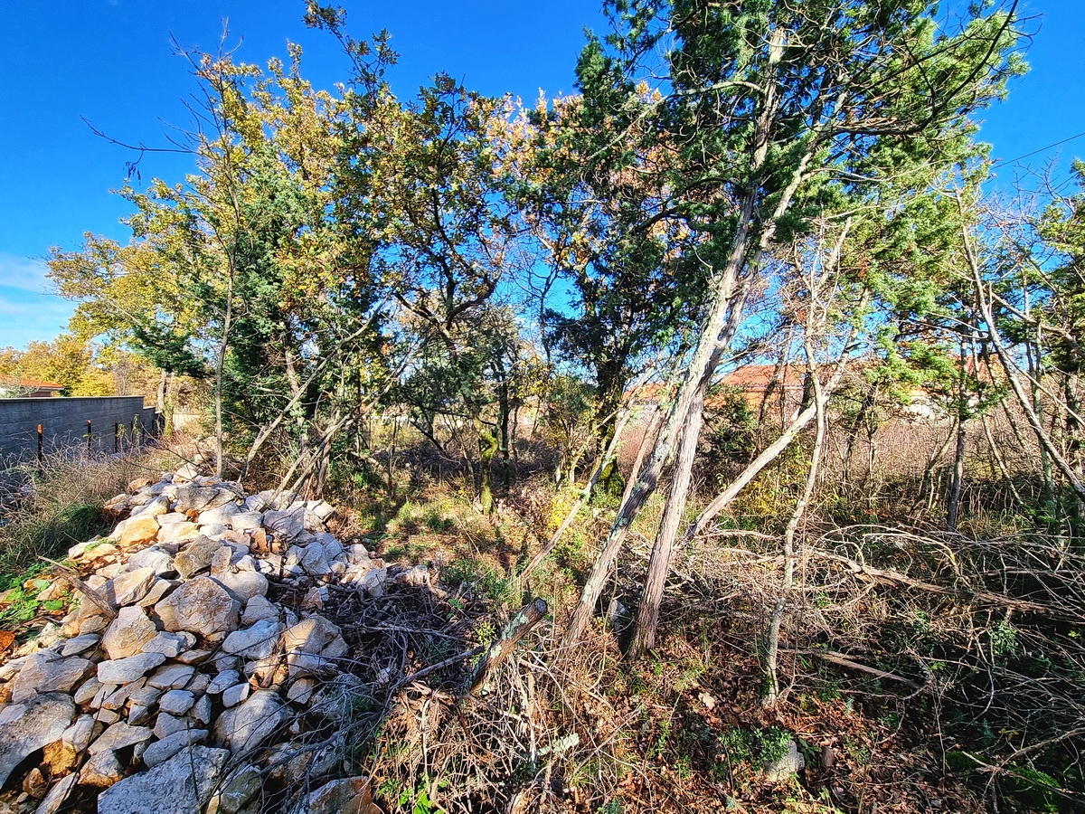 Malinska, okolica, gradbeno zemljišče na mirni lokaciji