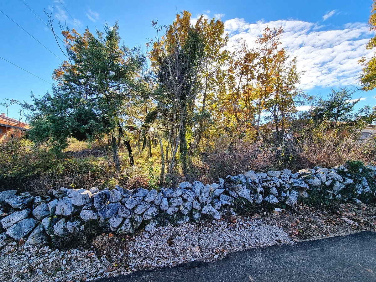 Malinska, okolica, gradbeno zemljišče na mirni lokaciji