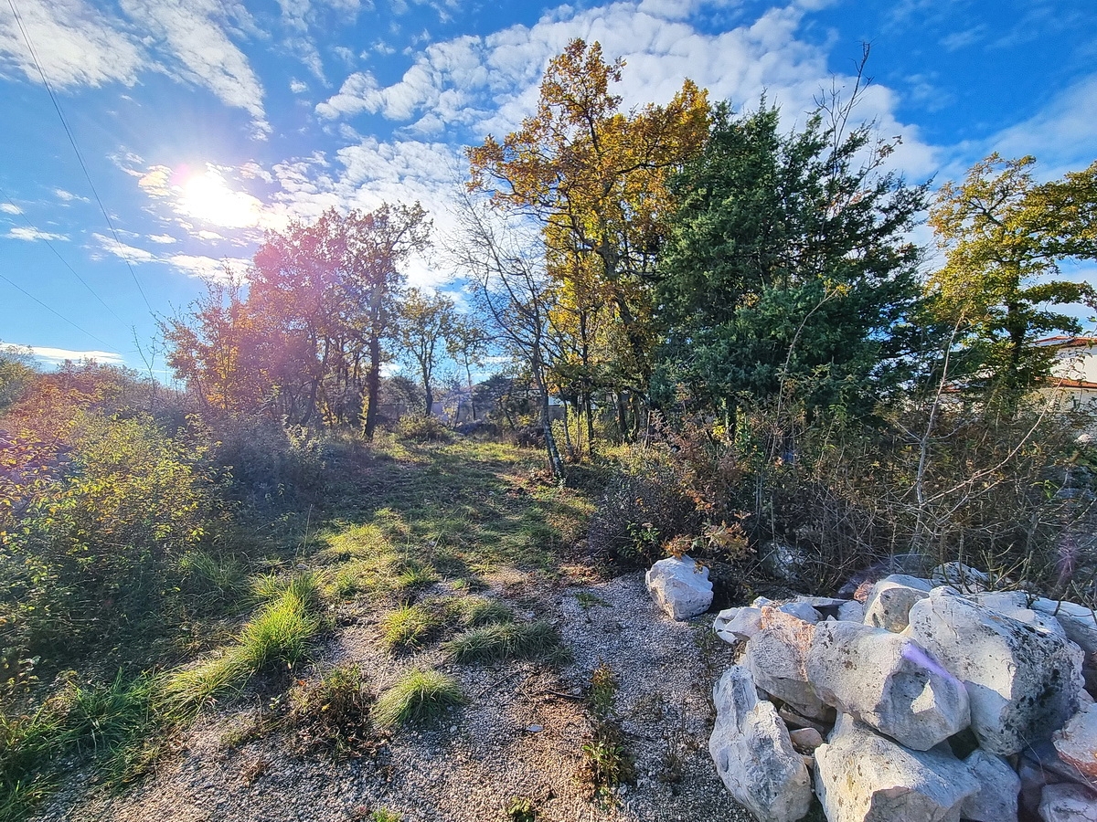 Malinska, okolica, gradbeno zemljišče na mirni lokaciji