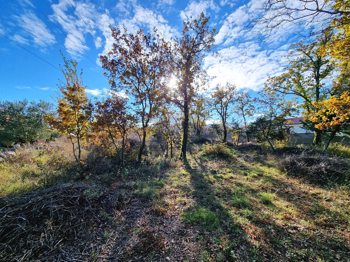 Malinska, okolica, gradbeno zemljišče na mirni lokaciji