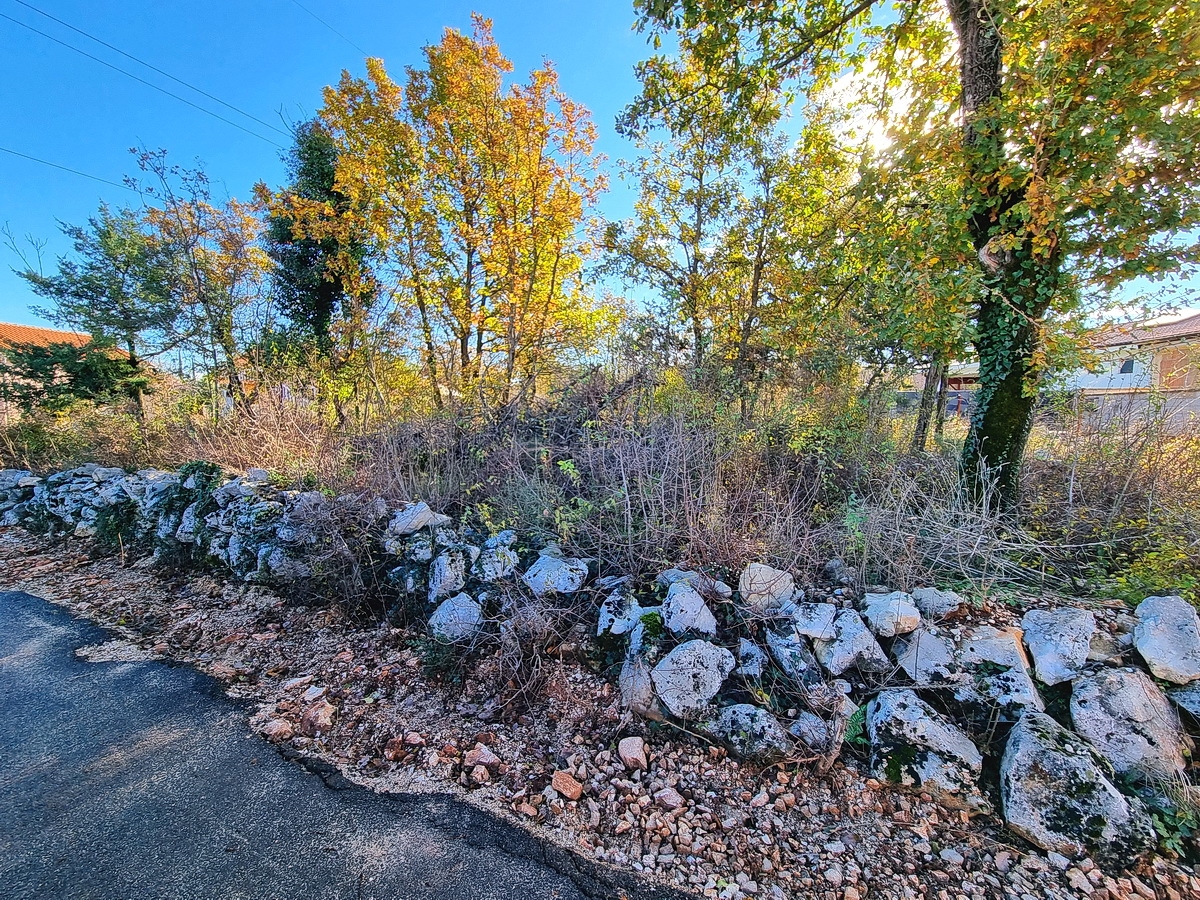 Malinska, okolica, gradbeno zemljišče na mirni lokaciji