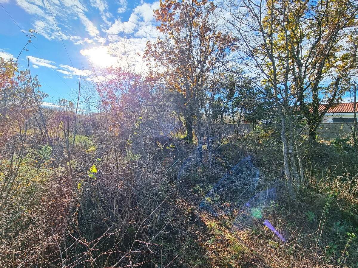 Malinska, okolica, gradbeno zemljišče na mirni lokaciji
