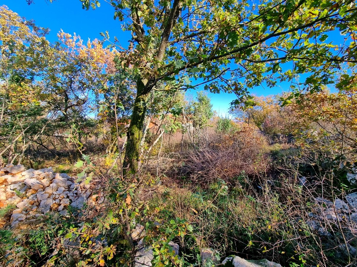 Malinska, okolica, gradbeno zemljišče na mirni lokaciji