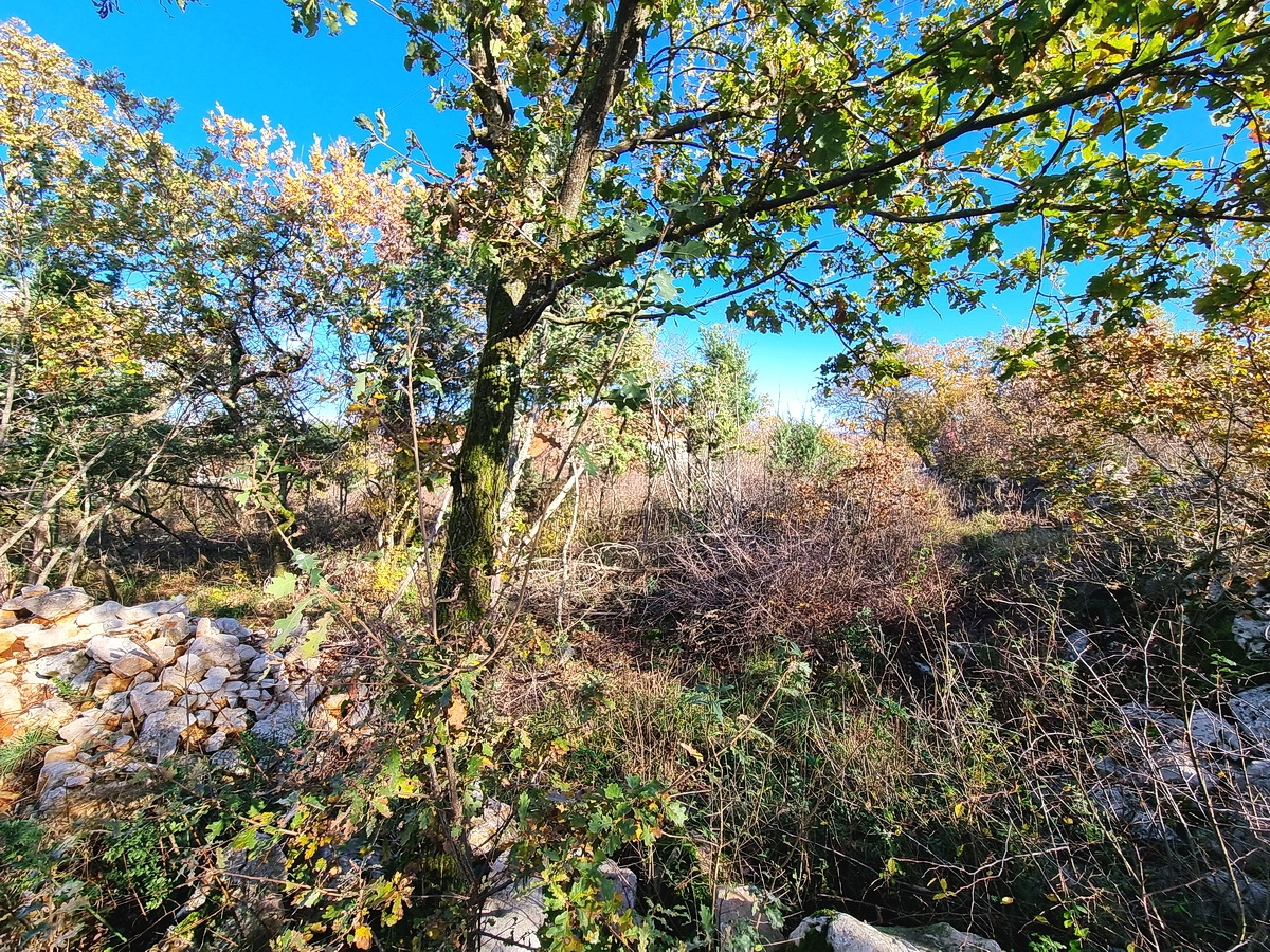 Malinska, okolica, gradbeno zemljišče na mirni lokaciji