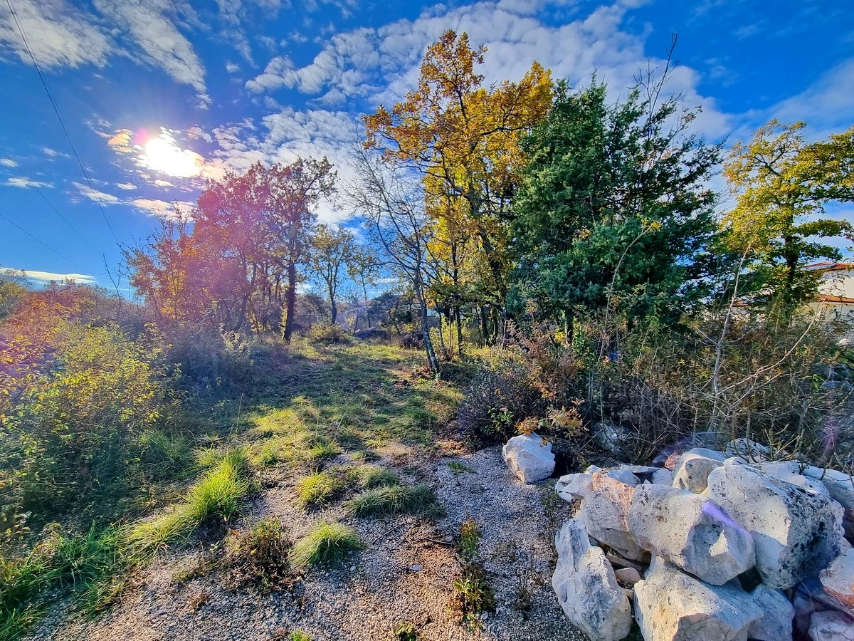 Malinska, okolica, gradbeno zemljišče na mirni lokaciji