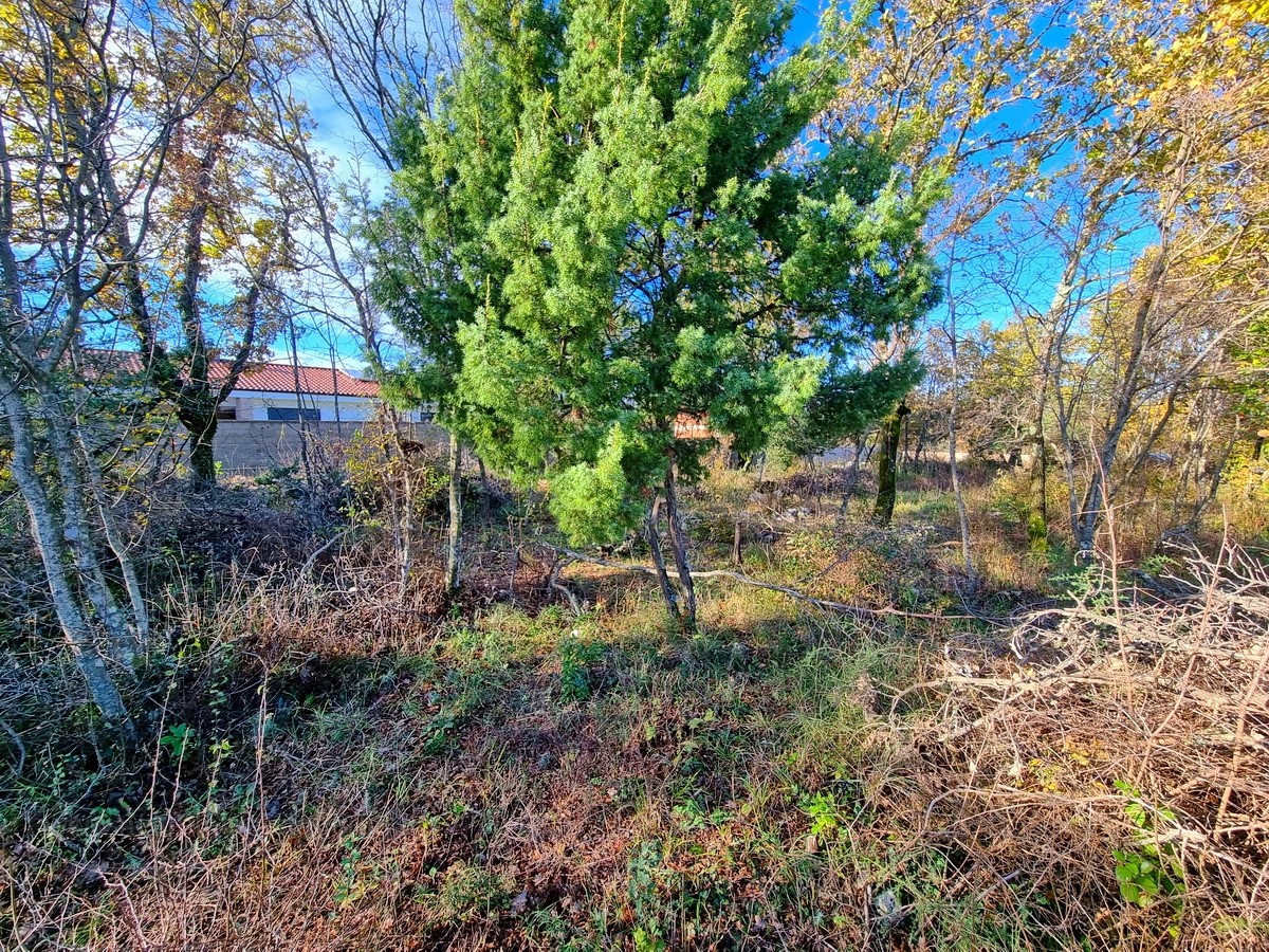 Malinska, okolica, gradbeno zemljišče na mirni lokaciji