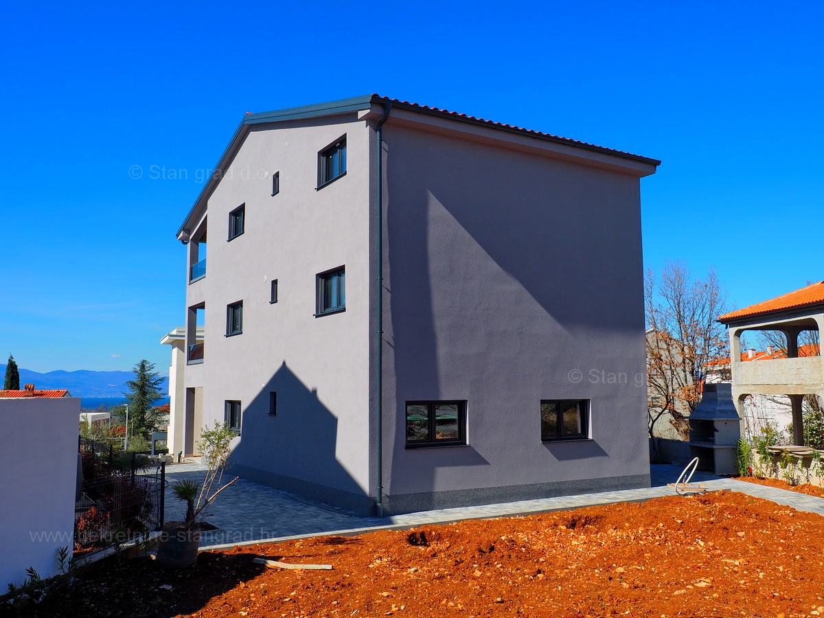 Malinska, kvalitetna novogradnja, 1. nadstropje s pogledom na morje, PRODAJA!