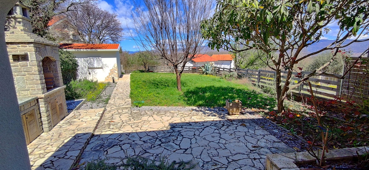 Uvala Soline, okolica, prodaja dvojčka z razgledom na mirni lokaciji!