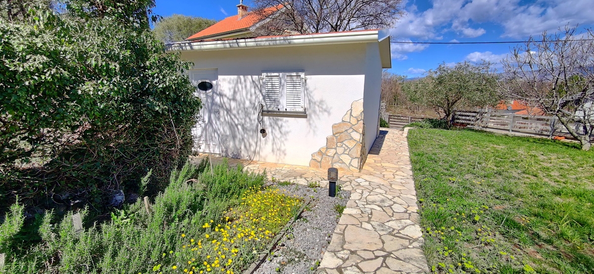 Uvala Soline, okolica, prodaja dvojčka z razgledom na mirni lokaciji!
