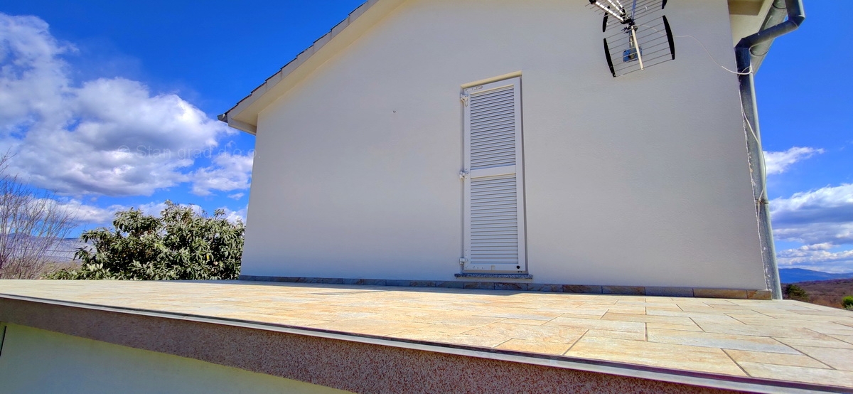 Uvala Soline, okolica, prodaja dvojčka z razgledom na mirni lokaciji!