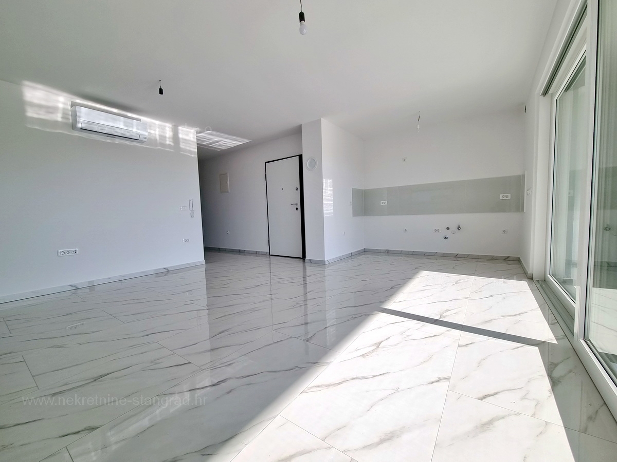 Malinska, dva apartmaja z vrtom v novogradnji!