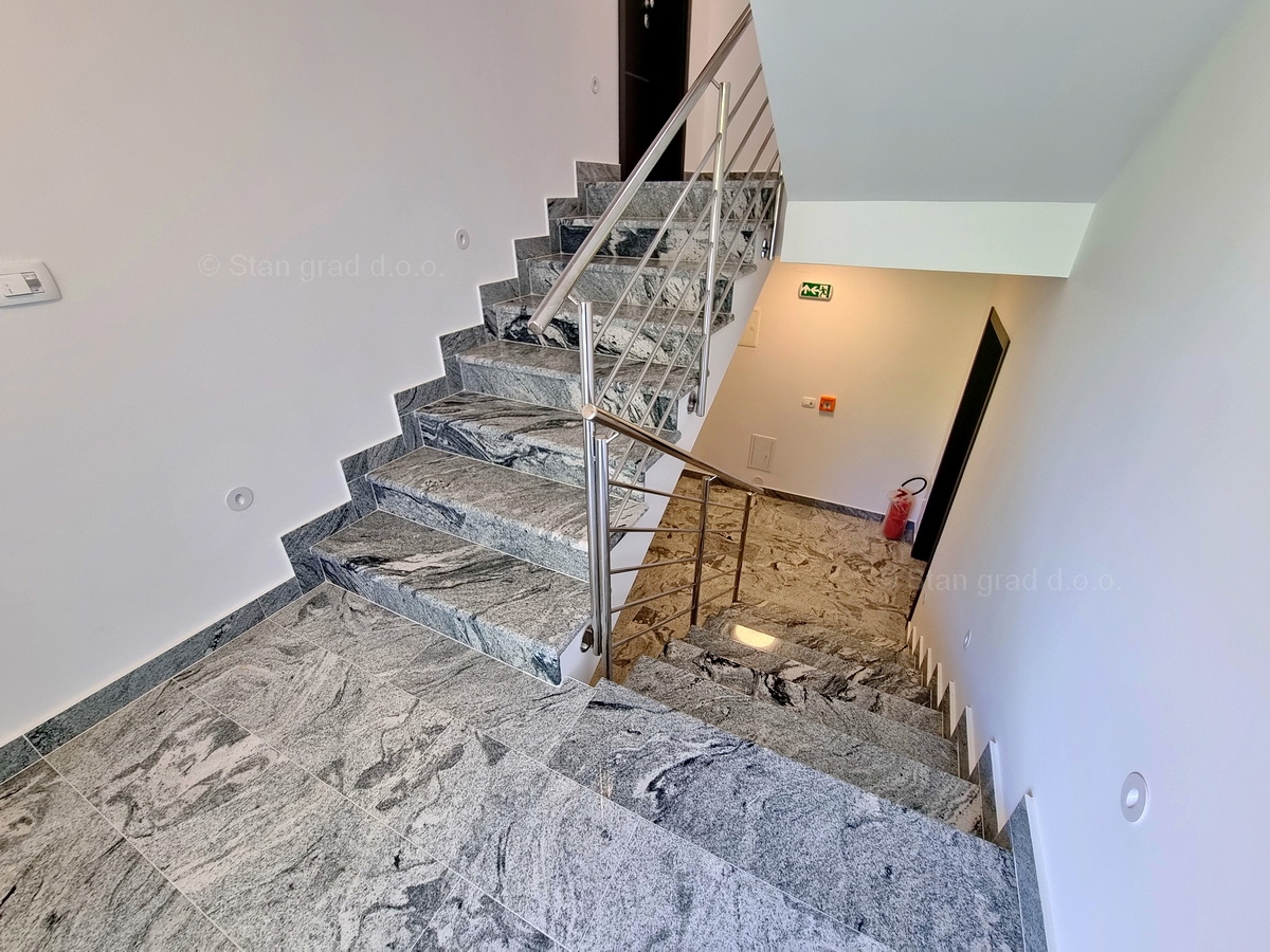 Malinska, dva apartmaja z vrtom v novogradnji!