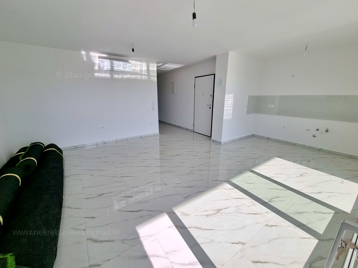 Malinska, dva apartmaja z vrtom v novogradnji!