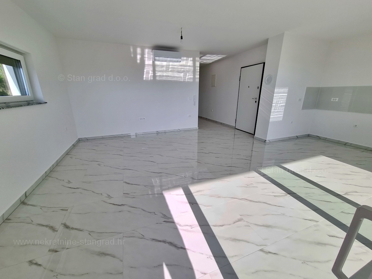 Malinska, dva apartmaja z vrtom v novogradnji!