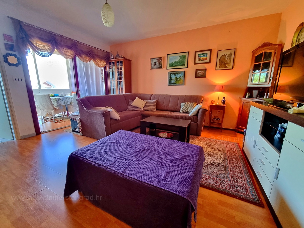 Malinska, opremljen apartma v prvem nadstropju blizu plaže!