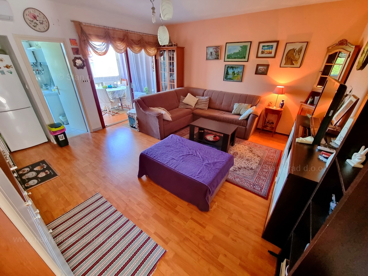 Malinska, opremljen apartma v prvem nadstropju blizu plaže!