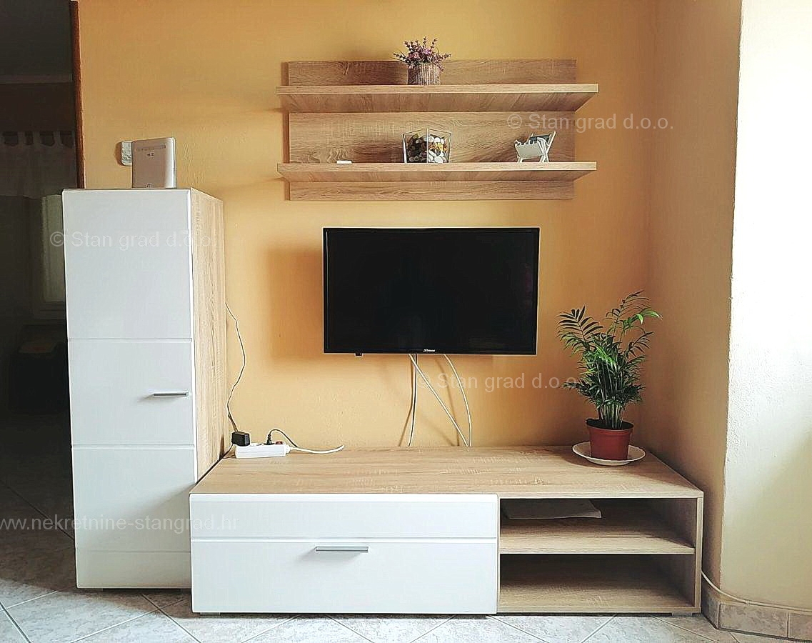 Baška, dvoetažni apartma, druga vrsta do morja!