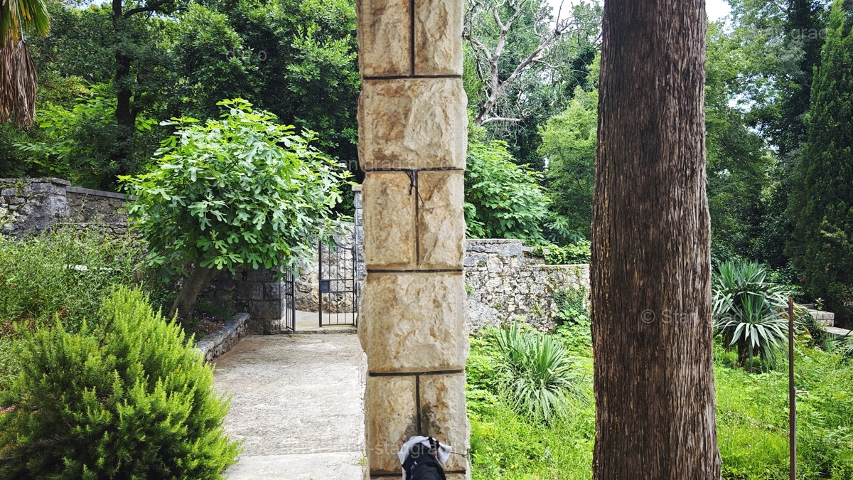 Crikvenica, apartma v pritličju, druga vrsta do morja! Priložnost!