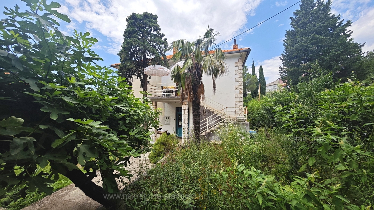 Crikvenica, apartma v pritličju, druga vrsta do morja! Priložnost!