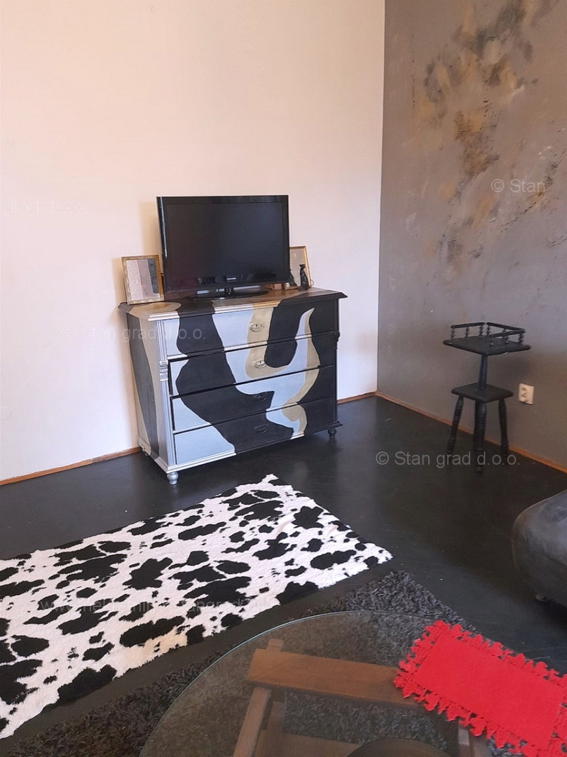 Crikvenica, apartma v pritličju, druga vrsta do morja! Priložnost!